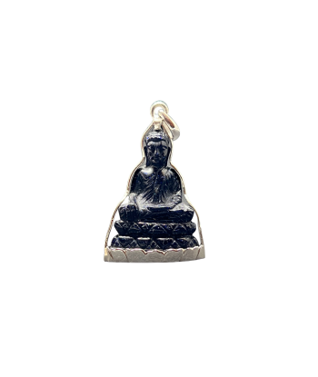 Pendentif Bouddha en posture Bhumisparsha mudra en pierre d'Onyx et argent Venez découvrir notre 