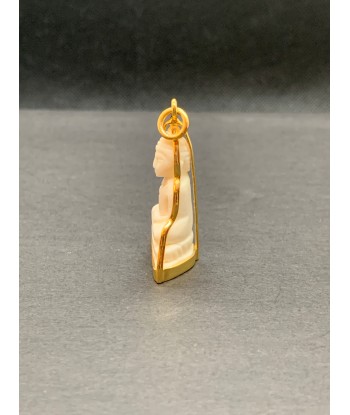 Moyen Pendentif Bouddha en posture Dhyana Mudra style Ivoire et serti en argent doré la colonne vertébrale