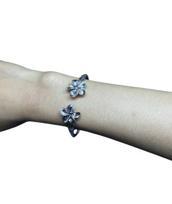 Bracelet Khmer fin en argent aux Fleurs de Champa ouvre sa boutique