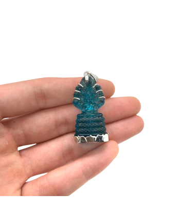 Pendentif Naga Dhyana Mudrā en cristal bleu en linge