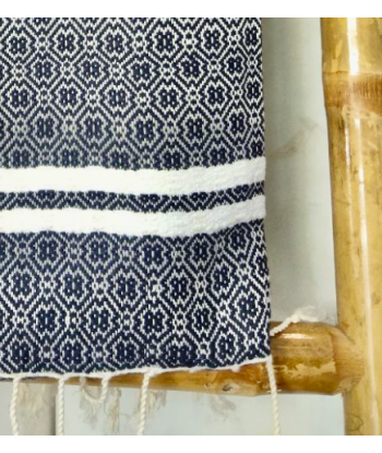 Plaid en coton tissé fait main Bleu à bandes blanches 120x240 cm par Artisans du Mékong de la marque