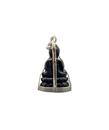 Pendentif Bouddha en posture Bhumisparsha mudra en pierre d'Onyx et argent plus qu'un jeu 